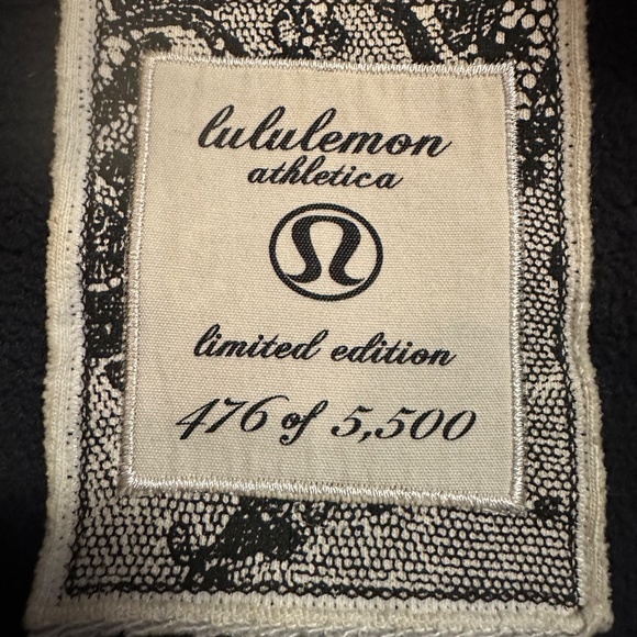 Lululemon Limited Edition Extra Warm Scuba Hoodie, Gray/Black Ombré, Size 10 - Picture 4 of 4